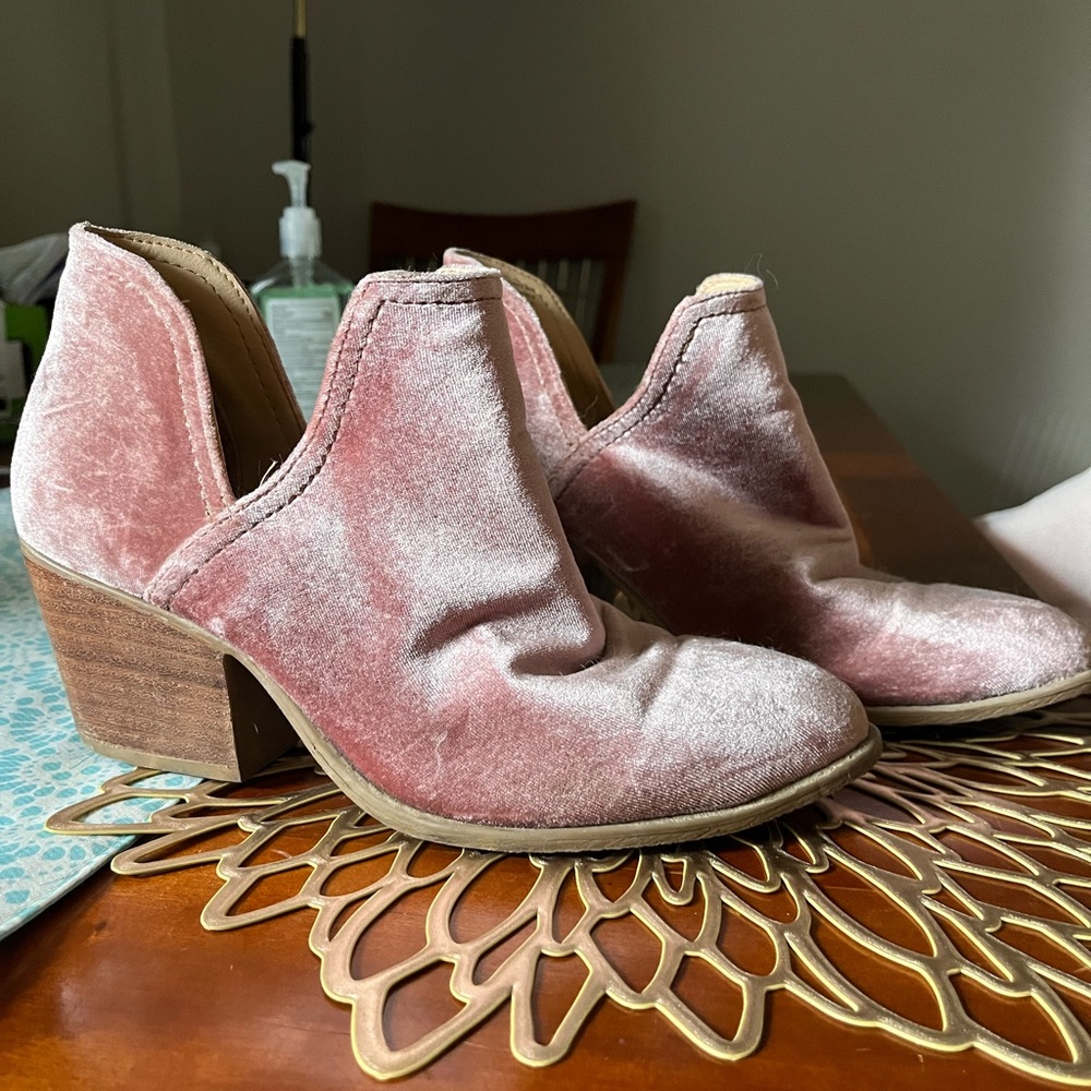 Steve Madden Blush Velvet Ankle Booties
